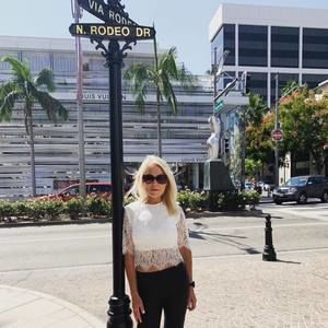 Meet your Posher, Crystal